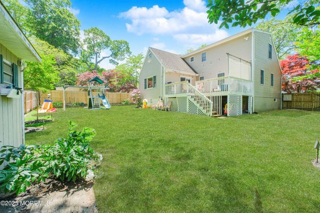 209 Woodcrest Road, Oakhurst, NJ 07755