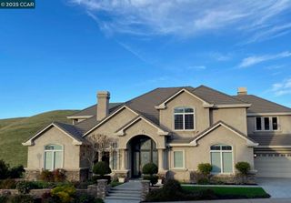 1021 Pebble Beach Dr, Clayton, CA 94517