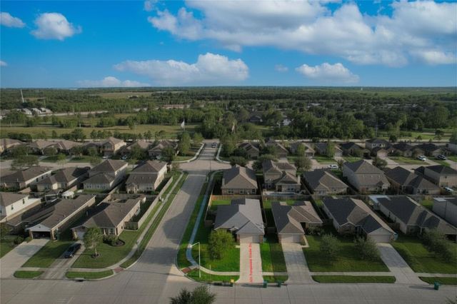 301 Turquoise Trade Drive, La Marque, TX 77568