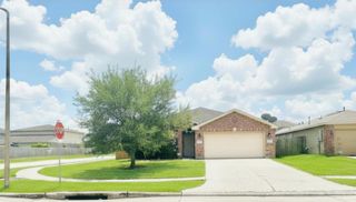 301 Turquoise Trade Drive, La Marque, TX 77568