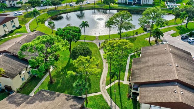 3490 La Jardin Ct B-2, Green Acres, FL 33463