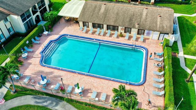 3490 La Jardin Ct B-2, Green Acres, FL 33463