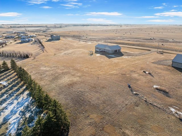 1605 30TH AVE NE, Minot, ND 58703