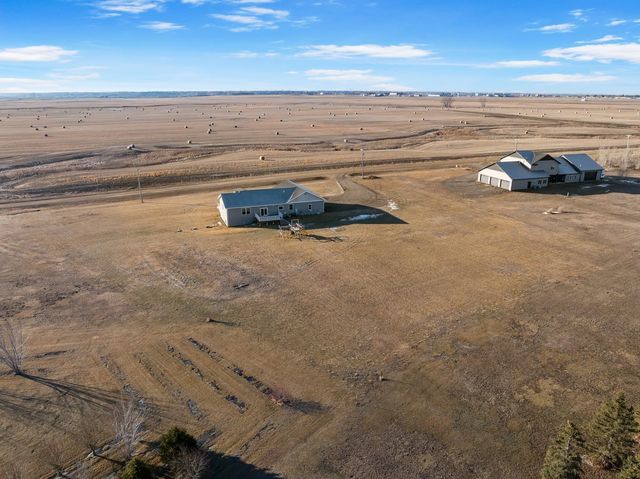 1605 30TH AVE NE, Minot, ND 58703