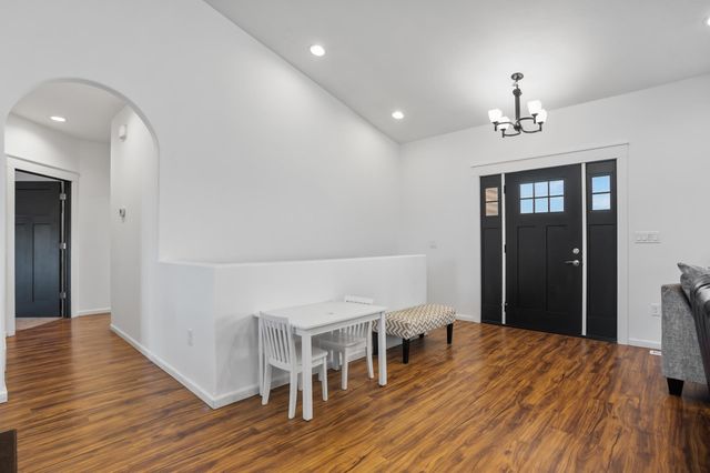 1605 30TH AVE NE, Minot, ND 58703