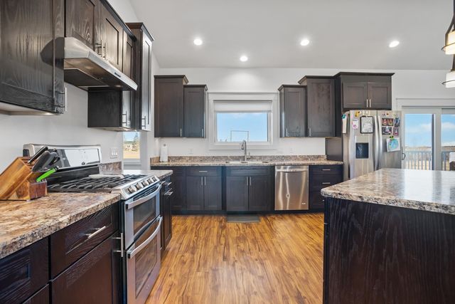 1605 30TH AVE NE, Minot, ND 58703