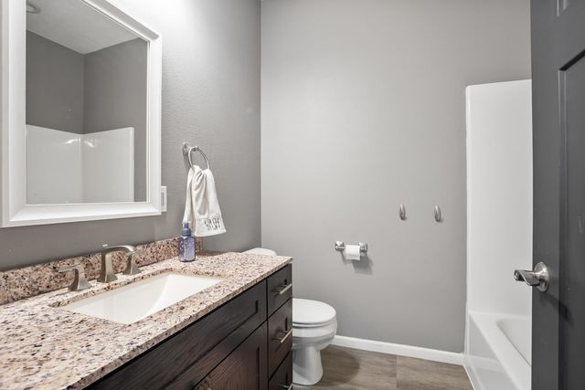 1605 30TH AVE NE, Minot, ND 58703