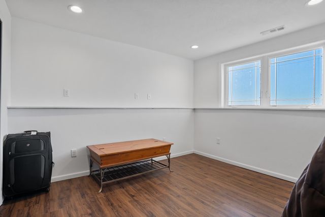 1605 30TH AVE NE, Minot, ND 58703