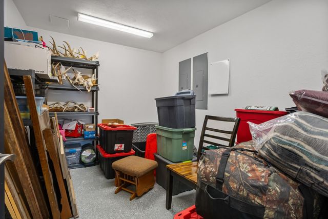 1605 30TH AVE NE, Minot, ND 58703