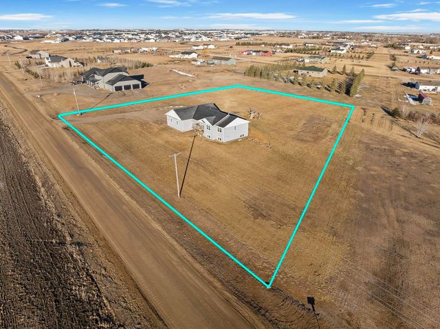 1605 30TH AVE NE, Minot, ND 58703