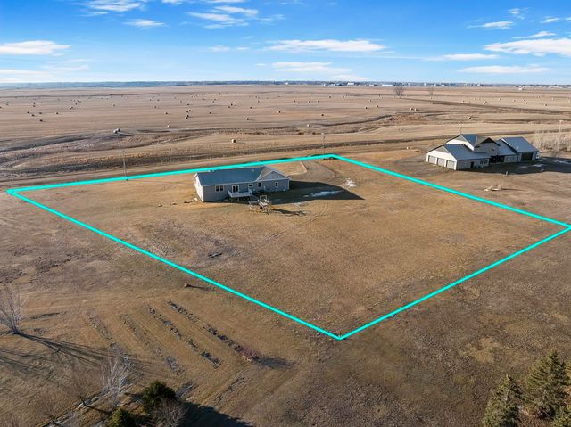 1605 30TH AVE NE, Minot, ND 58703