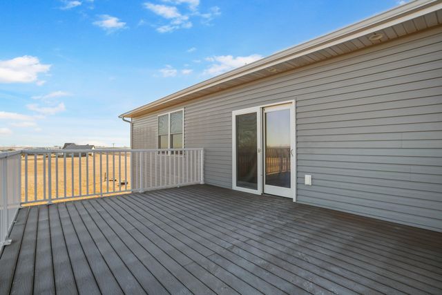 1605 30TH AVE NE, Minot, ND 58703