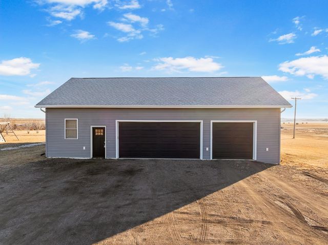 1605 30TH AVE NE, Minot, ND 58703