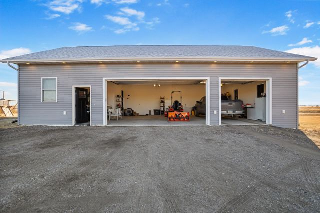 1605 30TH AVE NE, Minot, ND 58703