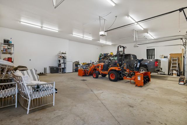 1605 30TH AVE NE, Minot, ND 58703