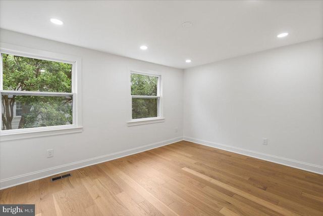 285 GUNDRY DR, Falls Church, VA 22046