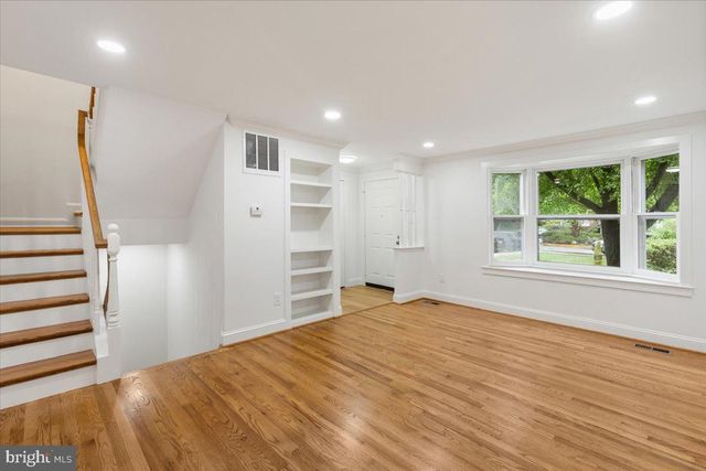 285 GUNDRY DR, Falls Church, VA 22046