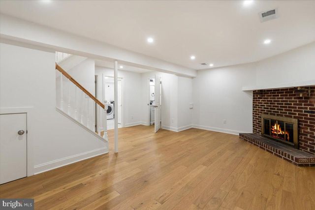 285 GUNDRY DR, Falls Church, VA 22046