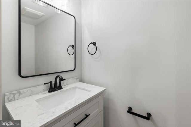 285 GUNDRY DR, Falls Church, VA 22046