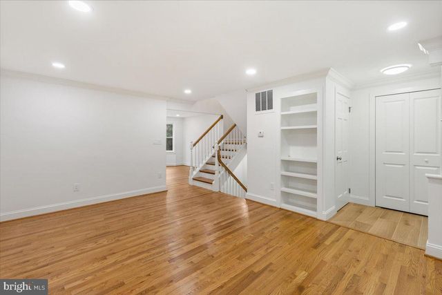 285 GUNDRY DR, Falls Church, VA 22046