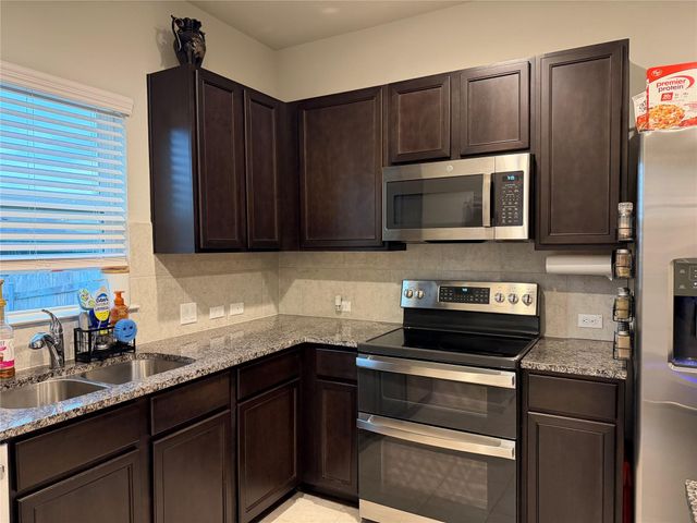 16711 Radiant DR, Manor, TX 78653