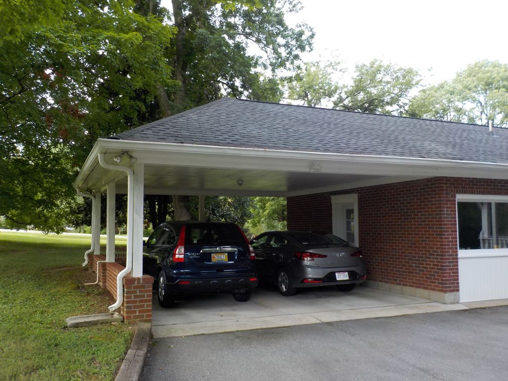 458 Oakley Dr, Nashville, TN 37220