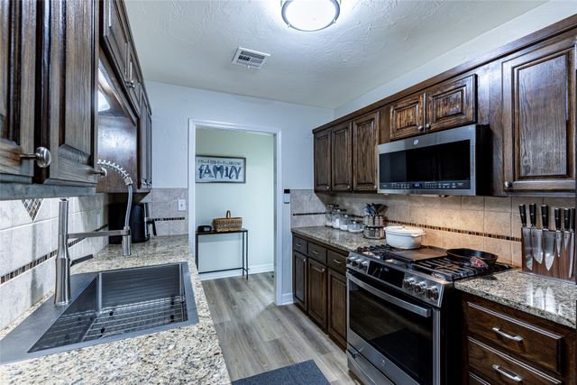833 W 23rd Street N, Claremore, OK 74017