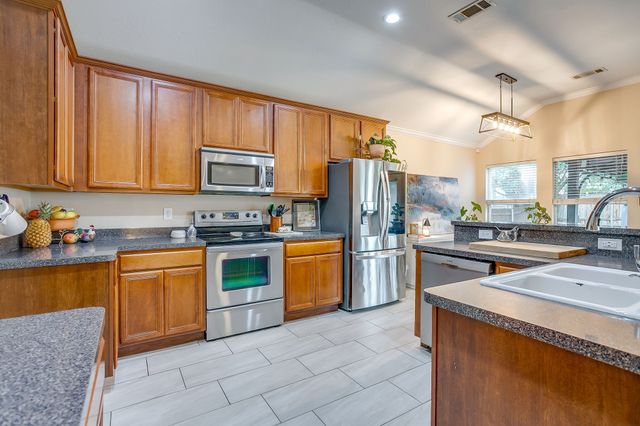 2408 Buffalo Run, Burleson, TX 76028