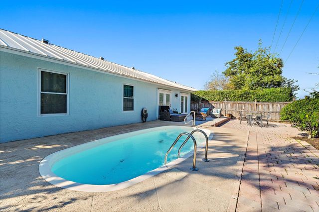 162 Greentree Circle, Jupiter, FL 33458