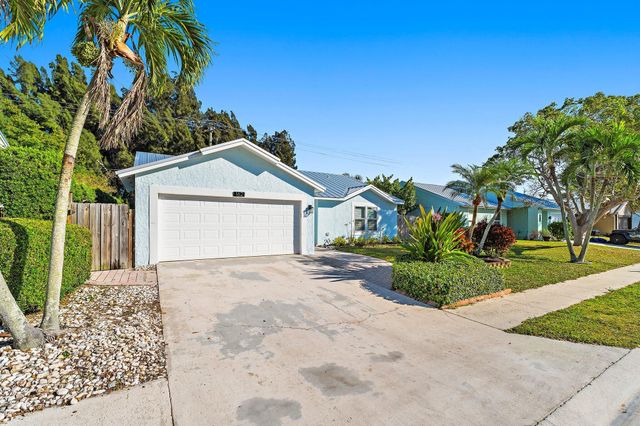 162 Greentree Circle, Jupiter, FL 33458