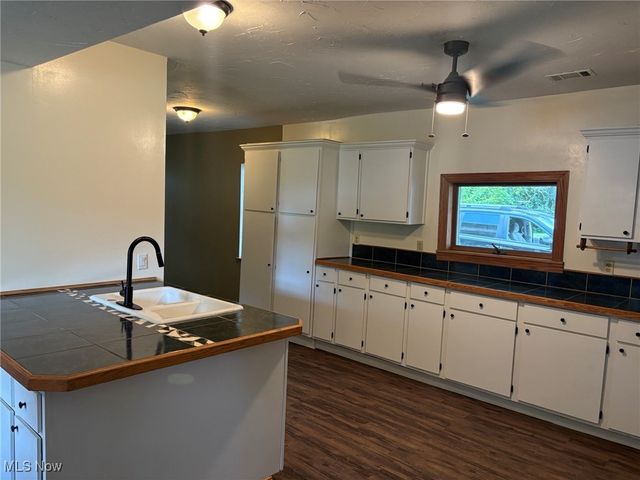 133 S Broadway Street, Lodi, OH 44254