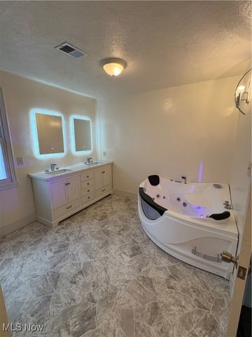 133 S Broadway Street, Lodi, OH 44254