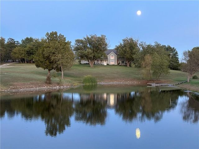 14976 150th Street, Bonner Springs, KS 66012