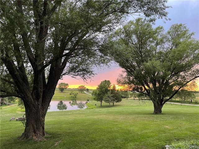 14976 150th Street, Bonner Springs, KS 66012