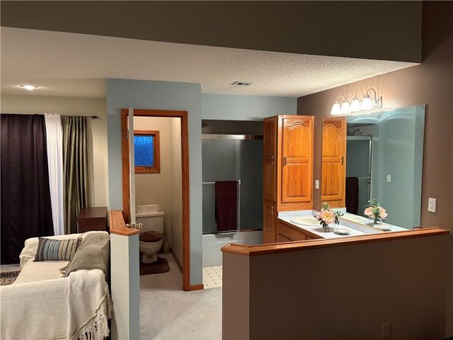 14976 150th Street, Bonner Springs, KS 66012