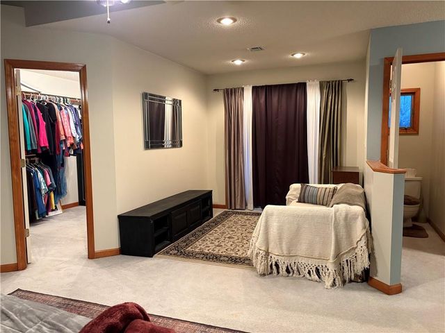 14976 150th Street, Bonner Springs, KS 66012