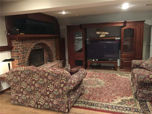 14976 150th Street, Bonner Springs, KS 66012