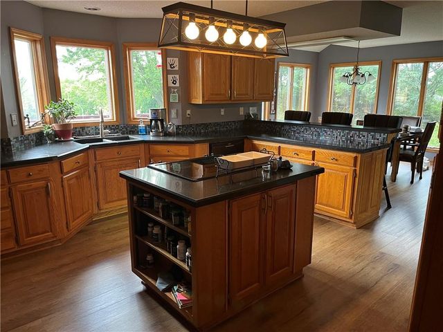 14976 150th Street, Bonner Springs, KS 66012