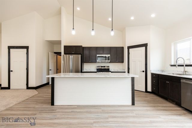 1511 Pistolero Way, Belgrade, MT 59714