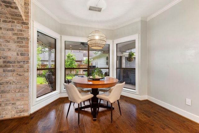 6 Robin Springs Place, The Woodlands, TX 77381