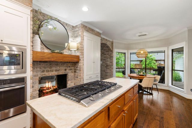 6 Robin Springs Place, The Woodlands, TX 77381