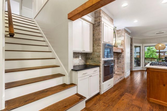 6 Robin Springs Place, The Woodlands, TX 77381