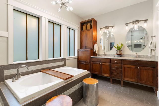 6 Robin Springs Place, The Woodlands, TX 77381