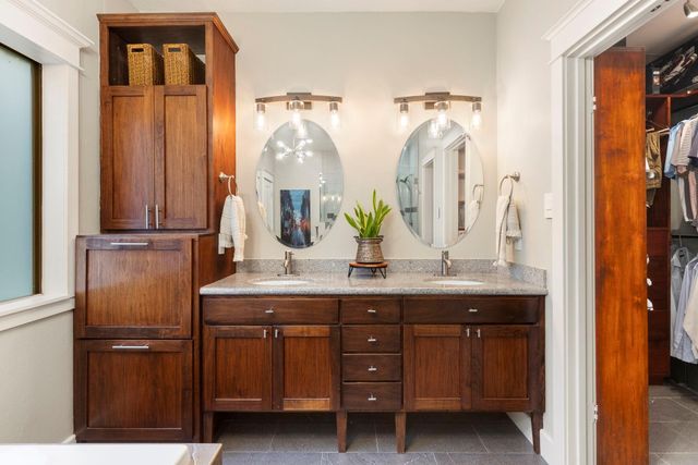 6 Robin Springs Place, The Woodlands, TX 77381