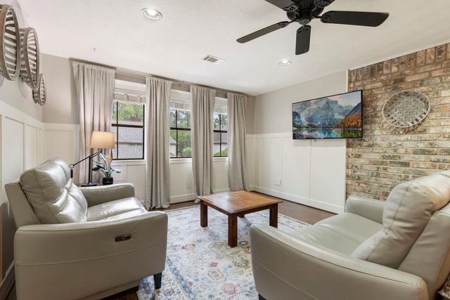 6 Robin Springs Place, The Woodlands, TX 77381