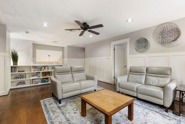 6 Robin Springs Place, The Woodlands, TX 77381