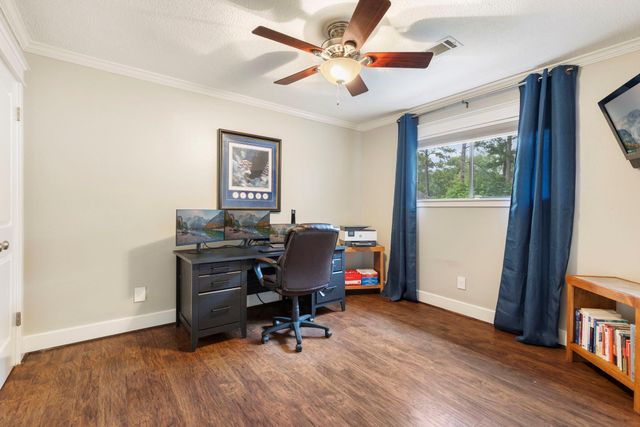 6 Robin Springs Place, The Woodlands, TX 77381