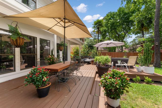 6 Robin Springs Place, The Woodlands, TX 77381