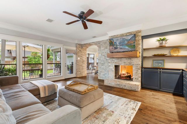 6 Robin Springs Place, The Woodlands, TX 77381