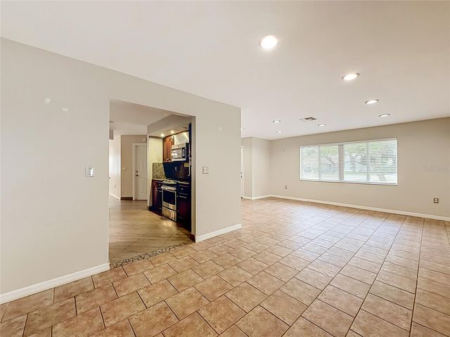 1601 GULF ROAD, Tarpon Springs, FL 34689